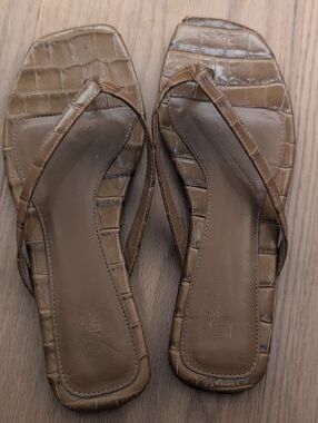 Toteme Brown Croc-Embossed Square-Toe Flip Sandals